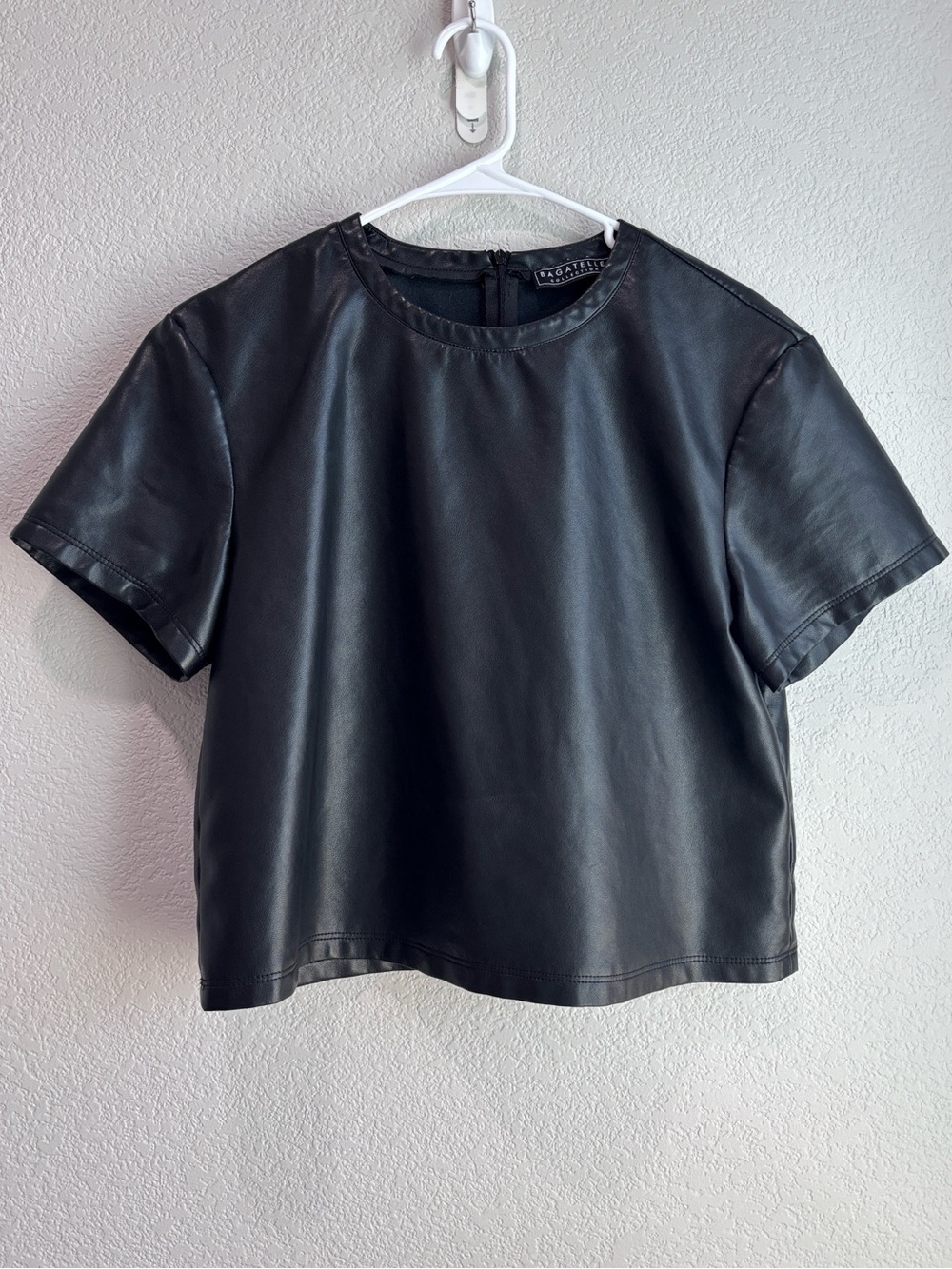 Bagatelle Collection PU Faux Leather Black Cropped Short Sleeve Shirt Small